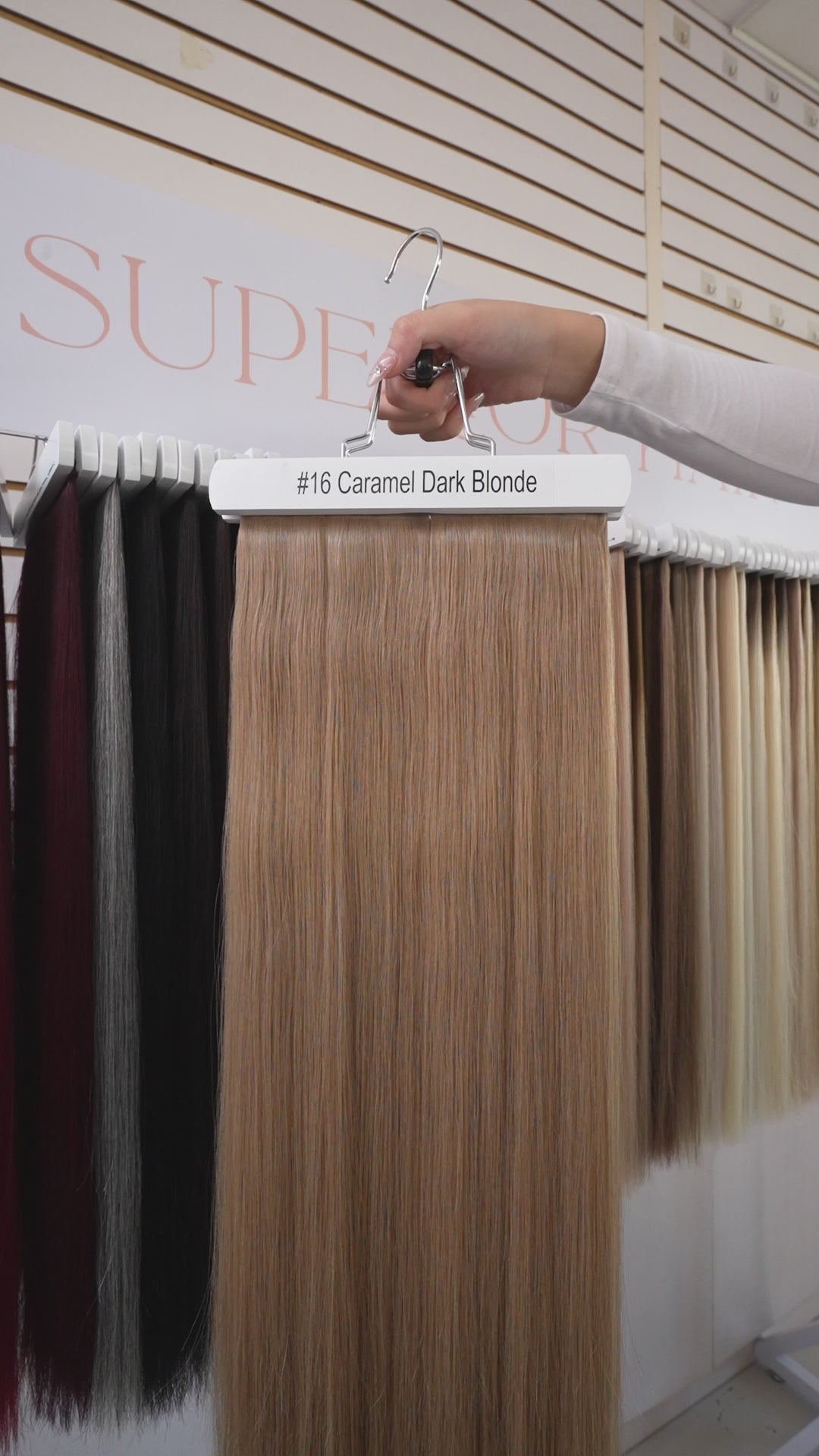 Load video: #16 Caramel Dark Blonde Micro Bead ITips