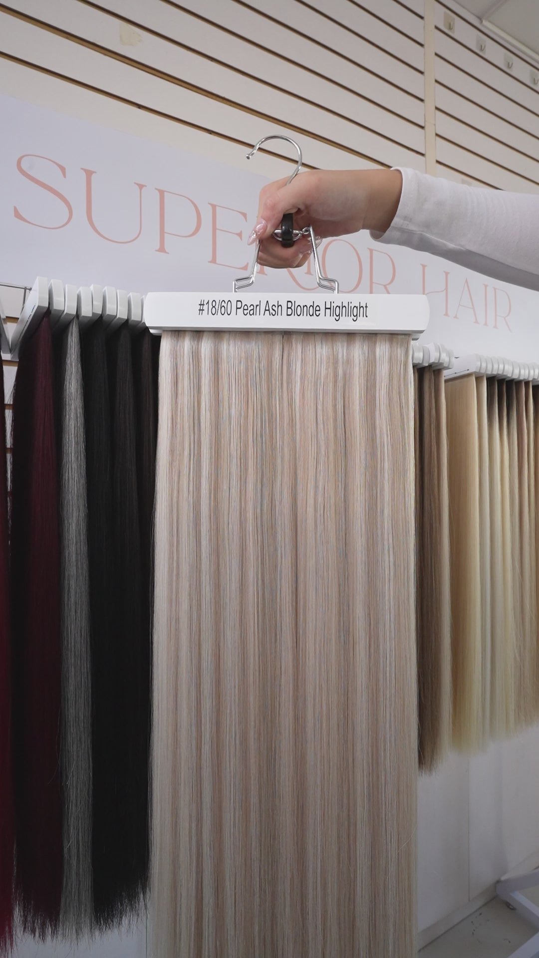 Load video: #18/60 Pearl Ash Blonde Highlights Butterfly Genius Weft Extensions