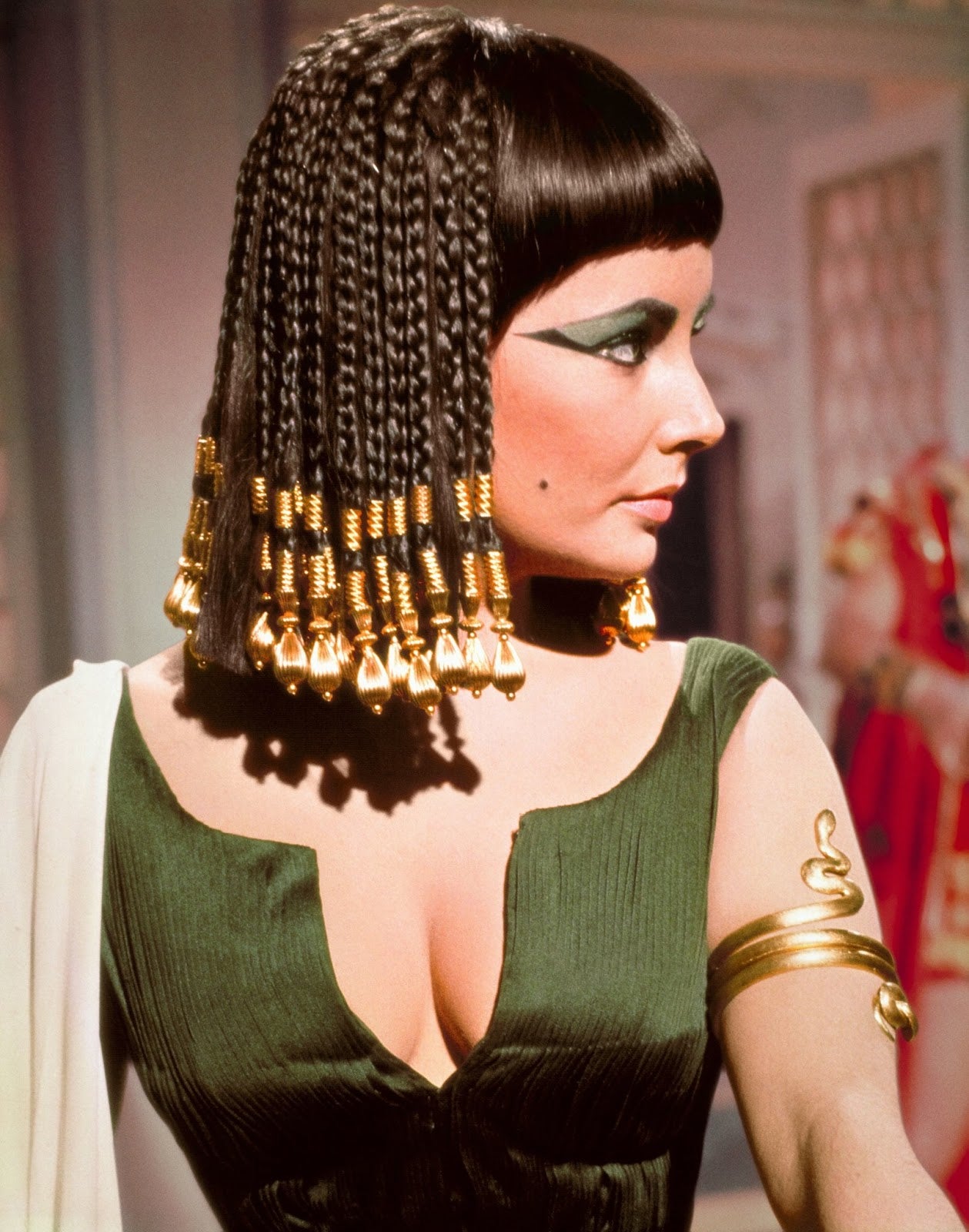 The History of Hair Extensions: From Cleopatra to Today