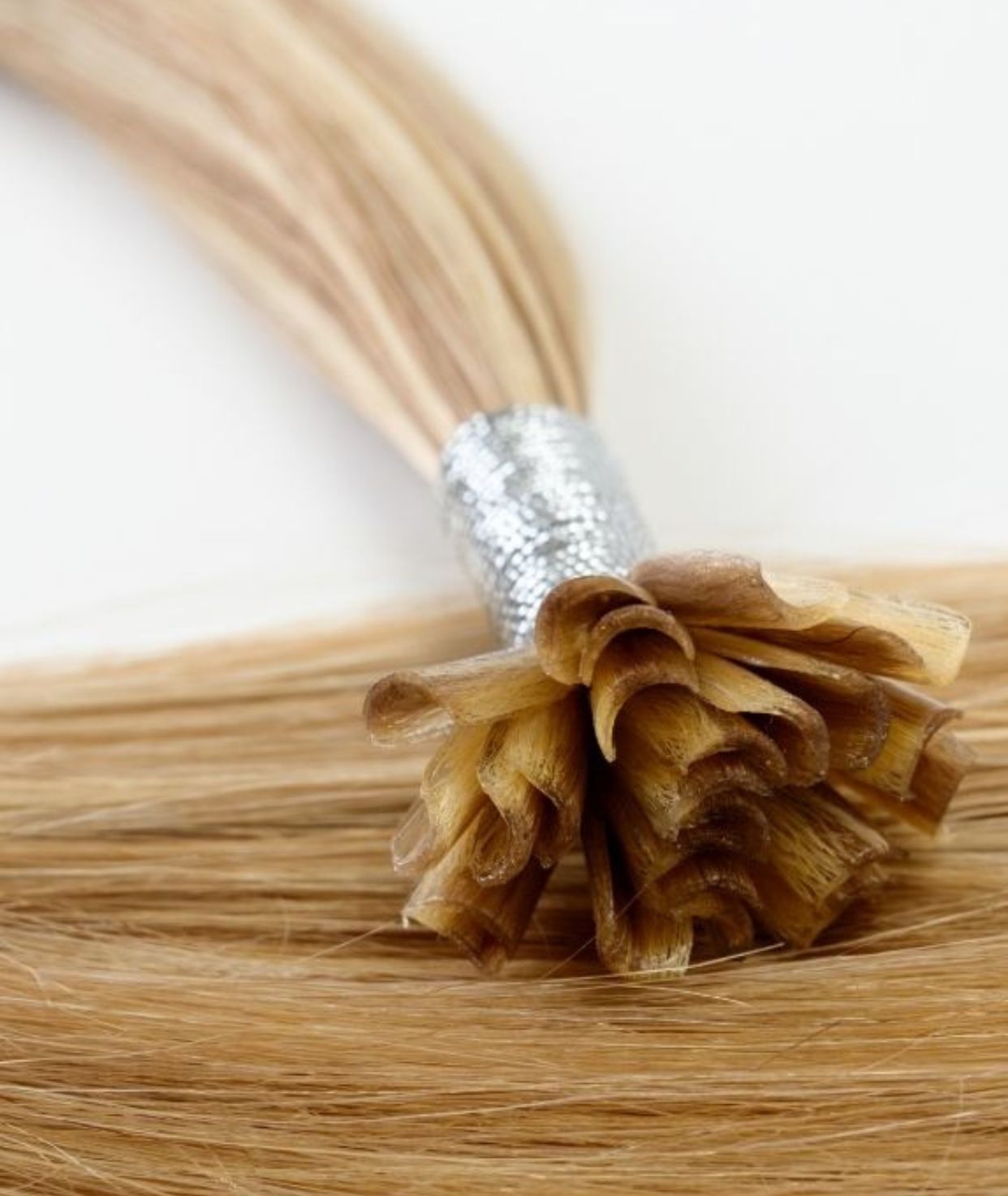 #16/22 Caramel Light Blonde Mix Pre Bonded U Tip Extensions