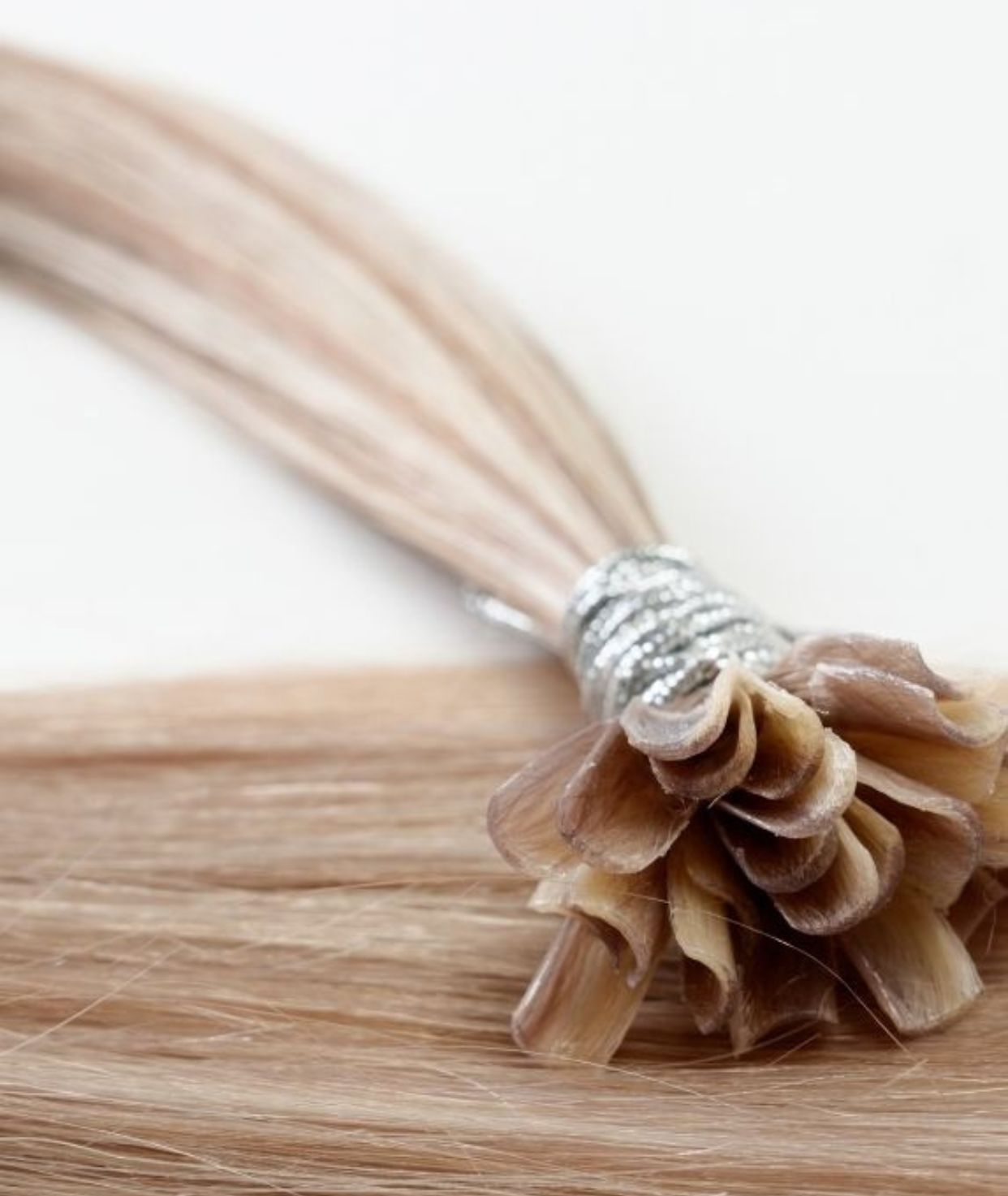 #18/60 Pearl Ash Blonde Highlights Pre Bonded U Tip Extensions