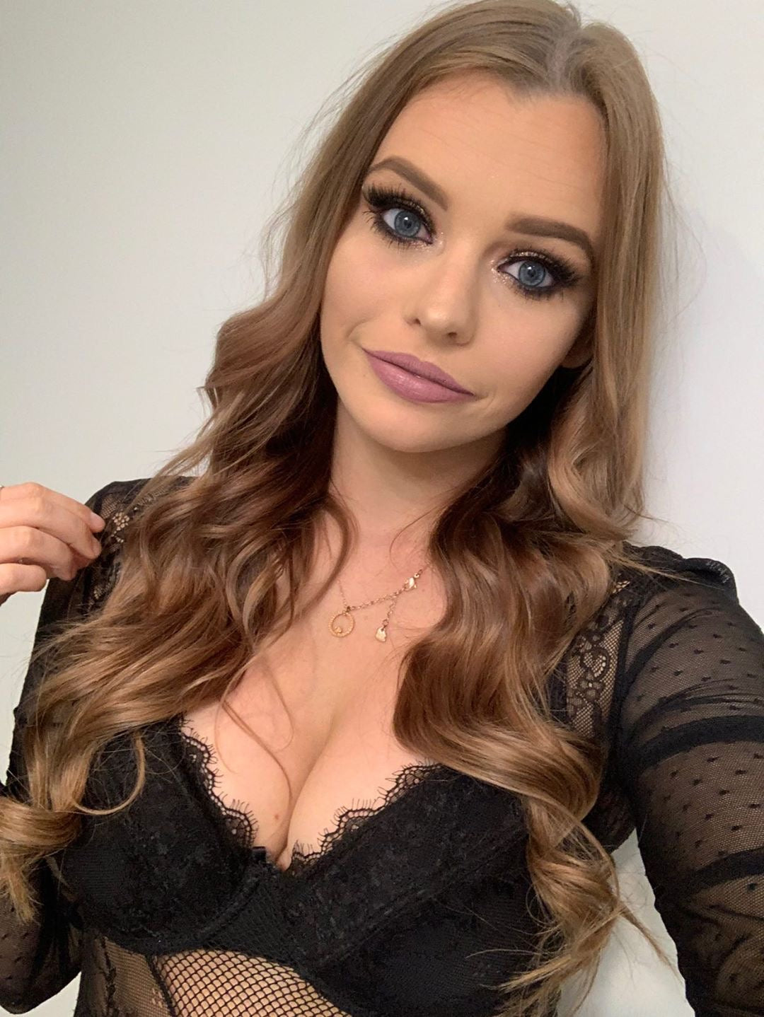 #Chestnut Brown Highlights Seamless Tape In Extensions