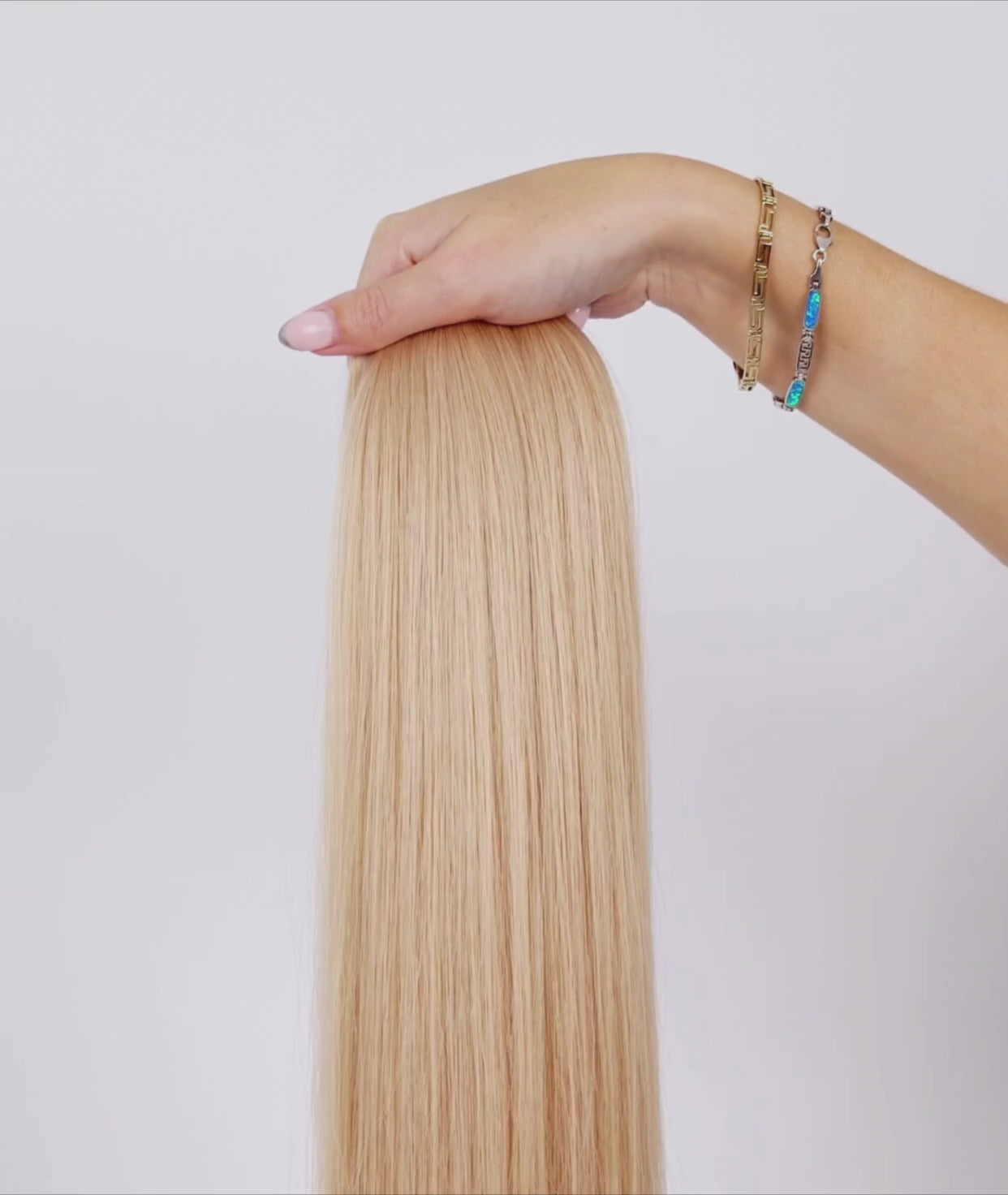 Load video: #Beach Blonde Butterfly Genius Weft Extensions (NEW)